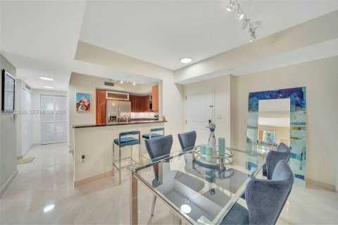 Copropriété à louer à Miami, Floride: 2 chambres, 112.97 m2 № 2086267 - photo 6