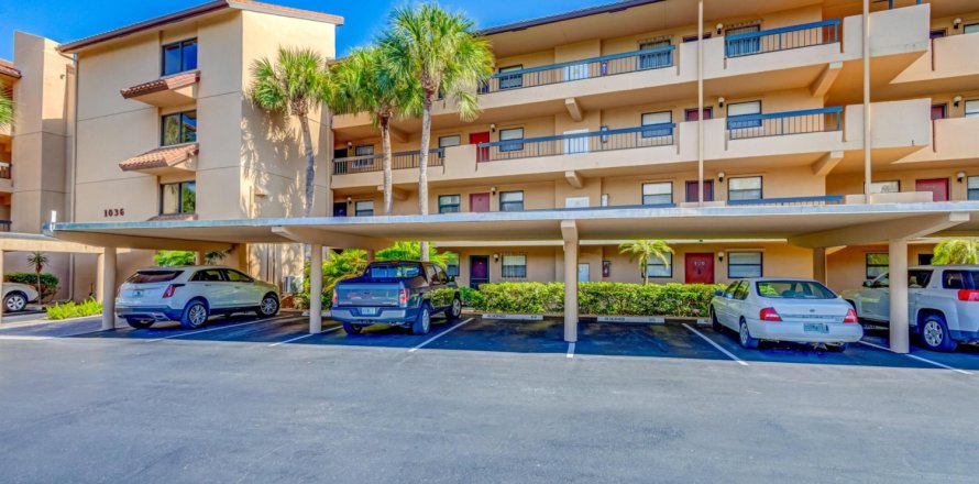 Condo in North Palm Beach, Florida, 2 bedrooms № 830444