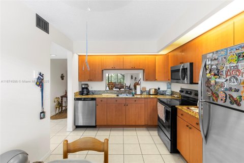 Condominio en venta en Pembroke Pines, Florida, 2 dormitorios, 110.74 m2 № 1981680 - foto 18