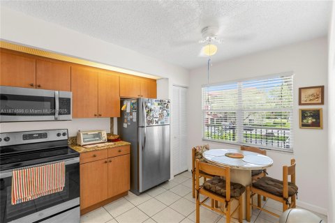 Condominio en venta en Pembroke Pines, Florida, 2 dormitorios, 110.74 m2 № 1981680 - foto 17