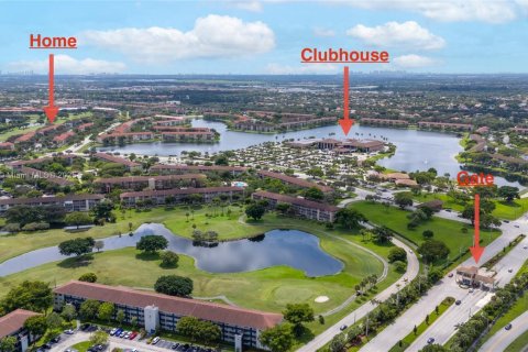 Condominio en venta en Pembroke Pines, Florida, 2 dormitorios, 110.74 m2 № 1981680 - foto 1