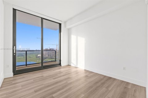 Снять в аренду квартиру в Халландейл-Бич, Флорида 2 спальни, 120.49м2, № 1969643 - фото 27