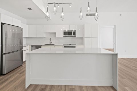 Снять в аренду квартиру в Халландейл-Бич, Флорида 2 спальни, 120.49м2, № 1969643 - фото 15