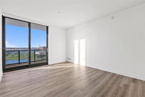 Снять в аренду квартиру в Халландейл-Бич, Флорида 2 спальни, 120.49м2, № 1969643 - фото 8