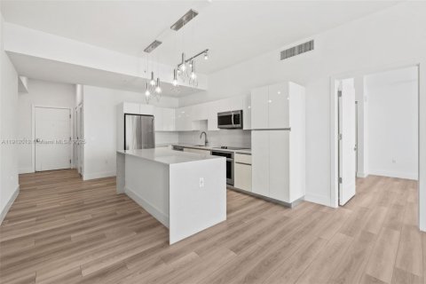 Снять в аренду квартиру в Халландейл-Бич, Флорида 2 спальни, 120.49м2, № 1969643 - фото 5