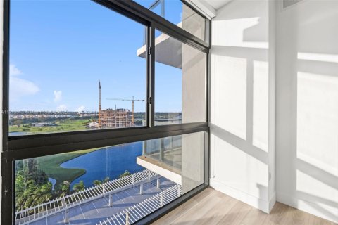 Снять в аренду квартиру в Халландейл-Бич, Флорида 2 спальни, 120.49м2, № 1969643 - фото 20