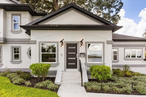House in Orlando, Florida 3 bedrooms, 224.17 sq.m. № 1876027 - photo 8