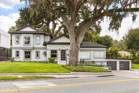 House in Orlando, Florida 3 bedrooms, 224.17 sq.m. № 1876027 - photo 1