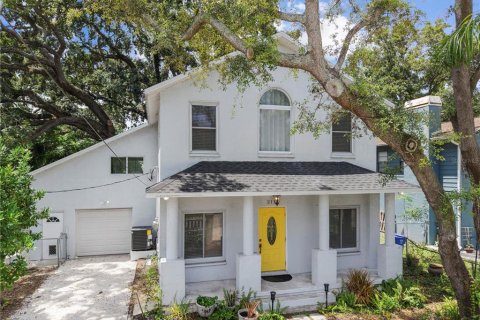Villa ou maison à Tampa, Floride 3 chambres, 202.53 m2 № 2334062