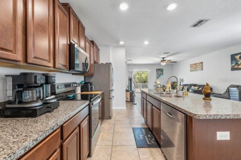 Villa ou maison à vendre à Tampa, Floride: 5 chambres, 224.36 m2 № 2236330 - photo 8
