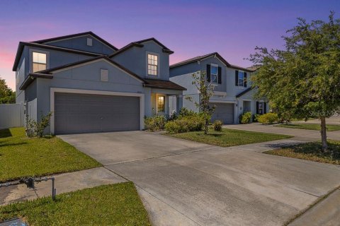 Villa ou maison à vendre à Tampa, Floride: 5 chambres, 224.36 m2 № 2236330 - photo 2