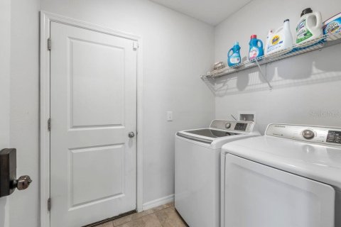 Villa ou maison à vendre à Tampa, Floride: 5 chambres, 224.36 m2 № 2236330 - photo 11