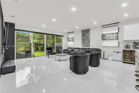 Купить виллу или дом в Дорал, Флорида 5 спален, 289.2м2, № 2266201 - фото 12
