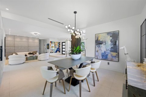 House in Miami, Florida 3 bedrooms, 181.44 sq.m. № 1875358 - photo 7