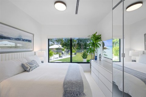 House in Miami, Florida 3 bedrooms, 181.44 sq.m. № 1875358 - photo 11