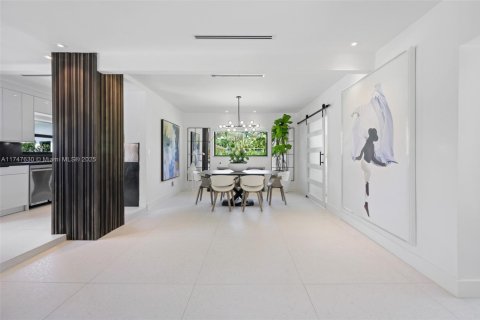 House in Miami, Florida 3 bedrooms, 181.44 sq.m. № 1875358 - photo 6