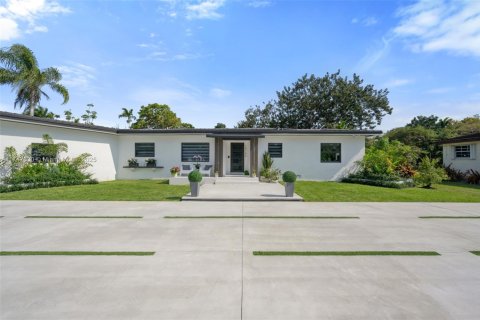 House in Miami, Florida 3 bedrooms, 181.44 sq.m. № 1875358 - photo 1