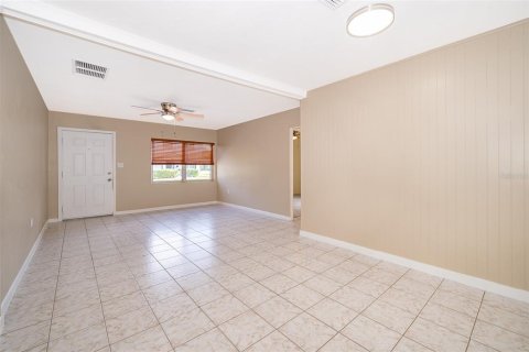 House in Orlando, Florida 3 bedrooms, 140 sq.m. № 1803274 - photo 7