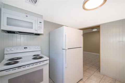 House in Orlando, Florida 3 bedrooms, 140 sq.m. № 1803274 - photo 15