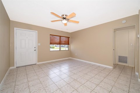 House in Orlando, Florida 3 bedrooms, 140 sq.m. № 1803274 - photo 8
