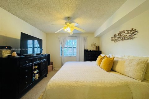 Condo in Hollywood, Florida, 2 bedrooms  № 1947727 - photo 7