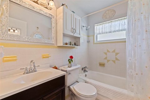House in Pinellas Park, Florida 2 bedrooms, 78.97 sq.m. № 1852622 - photo 14