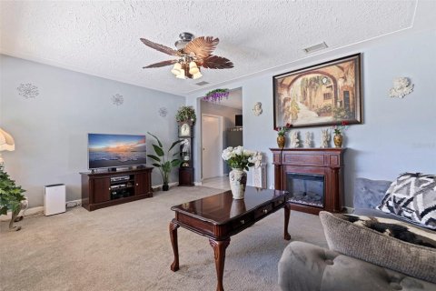 House in Pinellas Park, Florida 2 bedrooms, 78.97 sq.m. № 1852622 - photo 3