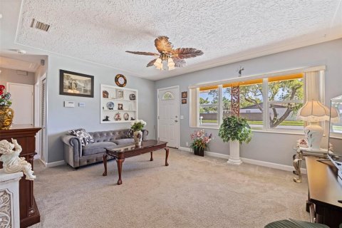 House in Pinellas Park, Florida 2 bedrooms, 78.97 sq.m. № 1852622 - photo 5