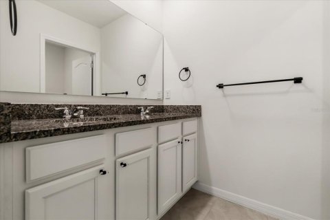 House in Saint Cloud, Florida 5 bedrooms, 243.96 sq.m. № 1866142 - photo 11
