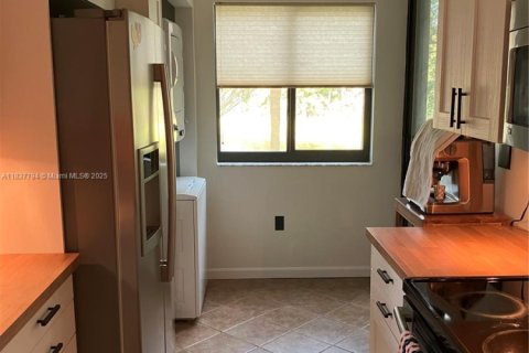 Copropriété à louer à Miami Lakes, Floride: 2 chambres, 101.26 m2 № 1832419 - photo 3