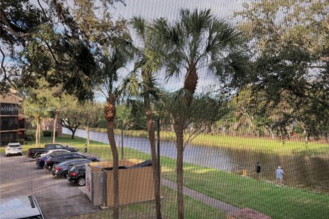 Copropriété à louer à Miami Lakes, Floride: 2 chambres, 101.26 m2 № 1832419 - photo 16
