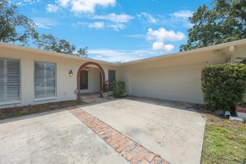 House in Clearwater, Florida 4 bedrooms, 228.17 sq.m. № 1858293 - photo 3