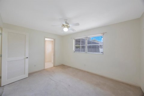 House in Clearwater, Florida 4 bedrooms, 228.17 sq.m. № 1858293 - photo 23