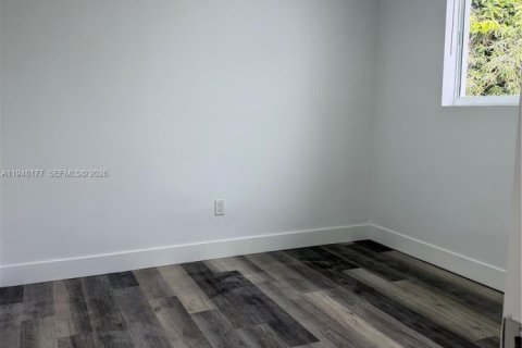 Immobilier commercial à vendre à Hialeah, Floride: 150.5 m2 № 2004636 - photo 17