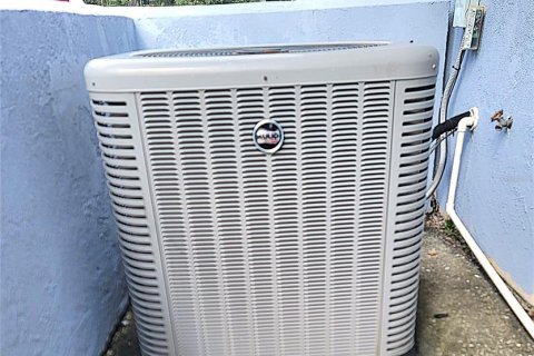 Casa en venta en Palatka, Florida, 3 dormitorios, 197.7 m2 № 1919043 - foto 21