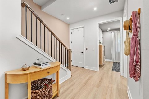 Adosado en venta en New Smyrna Beach, Florida, 3 dormitorios, 209.12 m2 № 2107079 - foto 2