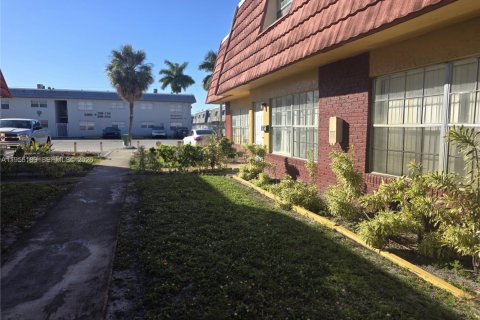 Touwnhouse à louer à Lauderhill, Floride: 2 chambres, 94.76 m2 № 2011083 - photo 13