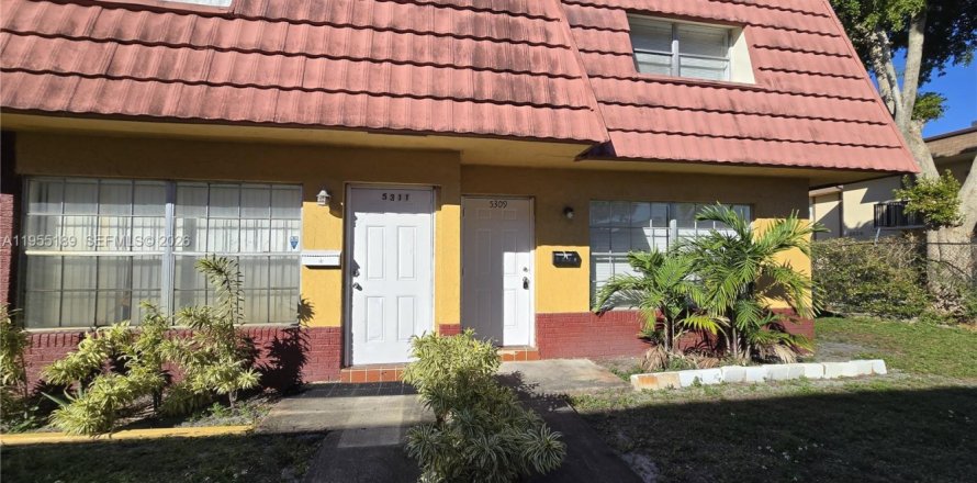 Touwnhouse à Lauderhill, Floride 2 chambres, 94.76 m2 № 2011083