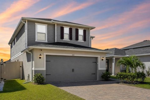 House in Clermont, Florida 4 bedrooms, 221.76 sq.m. № 2122696