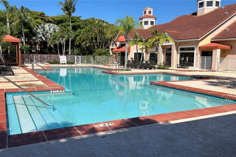 Condo in Miami, Florida, 1 bedroom  № 1867531 - photo 2
