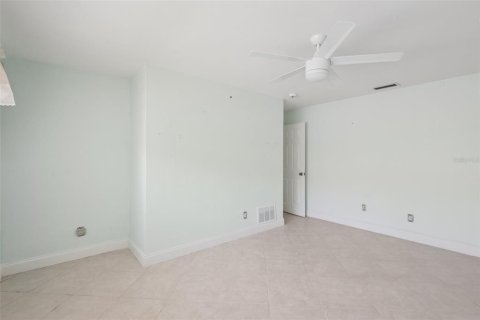 Casa en venta en Dunedin, Florida, 4 dormitorios, 210.24 m2 № 1852555 - foto 19