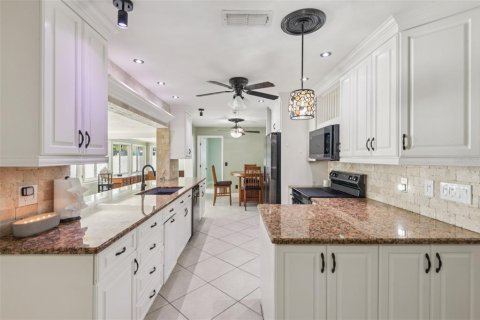 Casa en venta en Dunedin, Florida, 4 dormitorios, 210.24 m2 № 1852555 - foto 12