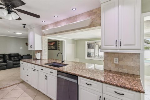 Casa en venta en Dunedin, Florida, 4 dormitorios, 210.24 m2 № 1852555 - foto 10
