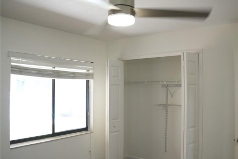 Condo in Orlando, Florida, 2 bedrooms № 2229275 - photo 12