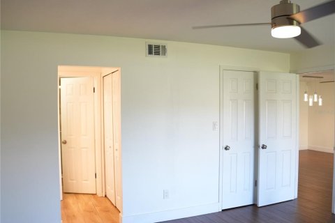 Condo in Orlando, Florida, 2 bedrooms № 2229275 - photo 4