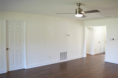 Condo in Orlando, Florida, 2 bedrooms № 2229275 - photo 9