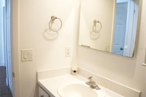 Condo in Orlando, Florida, 2 bedrooms № 2229275 - photo 13
