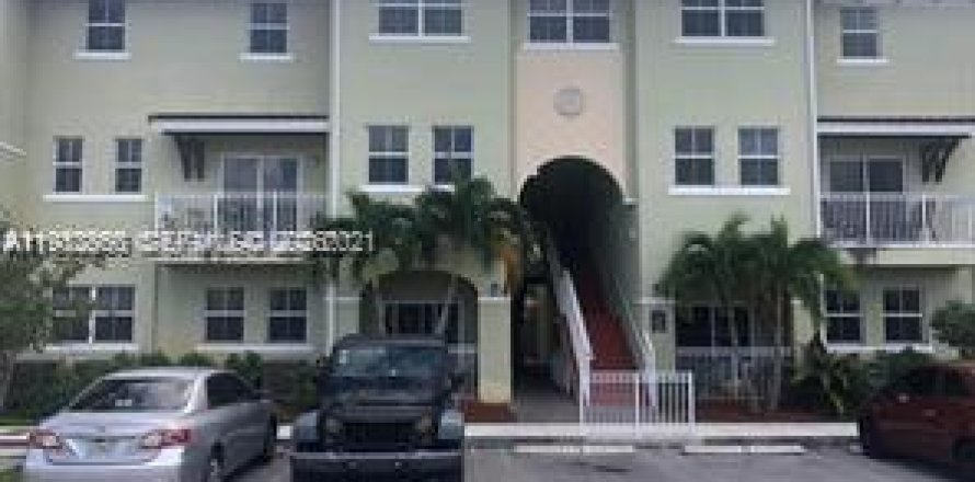 Condominio en Miami, Florida, 3 dormitorios  № 2045795