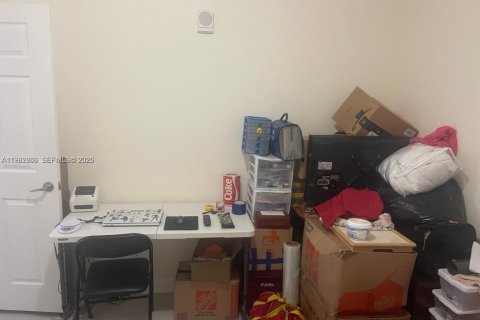 Condominio en alquiler en Miami, Florida, 3 dormitorios, 117.99 m2 № 2045795 - foto 10