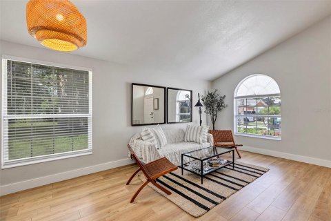 Casa en venta en Orlando, Florida, 4 dormitorios, 198.44 m2 № 1785609 - foto 4
